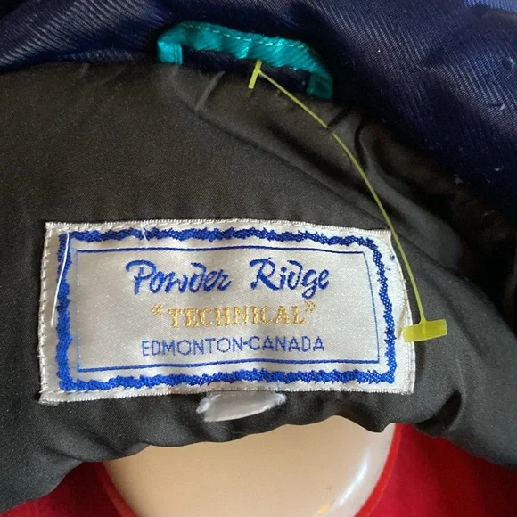 Powder Ridge, Edmonton, Technical Ski Jacket, Women’s medium - Picture 12 of 12